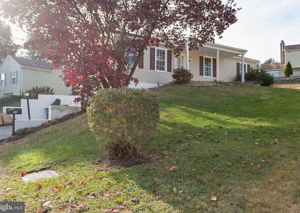 1st image of 13 Windemere Ct