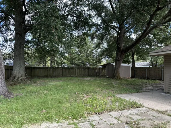228 Martin Ln, Slidell, LA 70458
