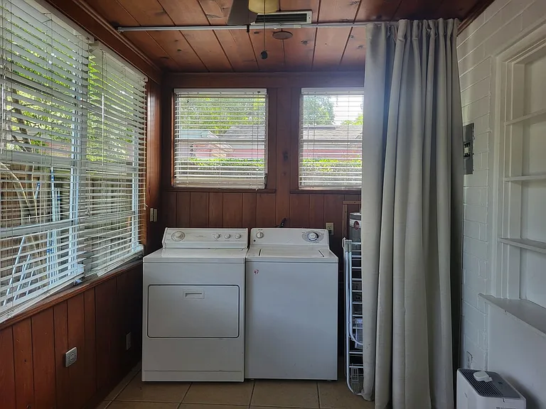 1712 E Kaley Ave — Photo 6