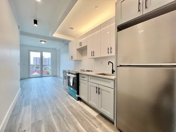 3321 Glenwood Road image 1 of 22