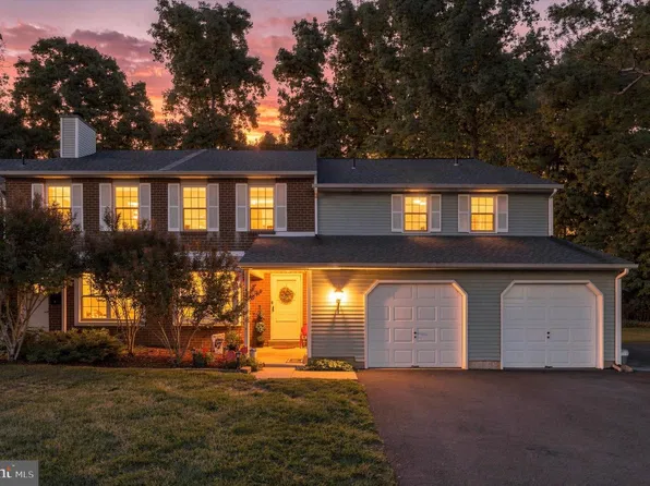 562 S Dove Rd, Yardley, PA 19067
