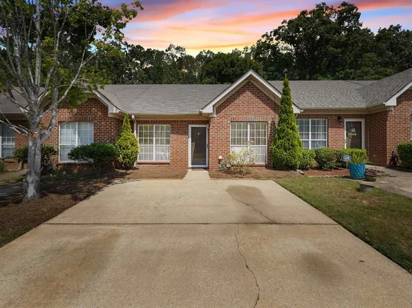 2791 Southwood Ln, Bessemer, AL 35022