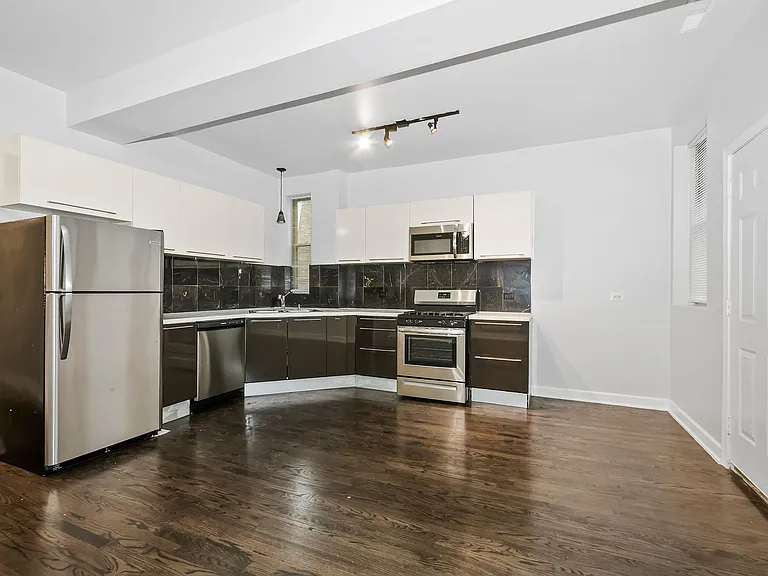 3700-3706 W Cermak Rd — Photo 28
