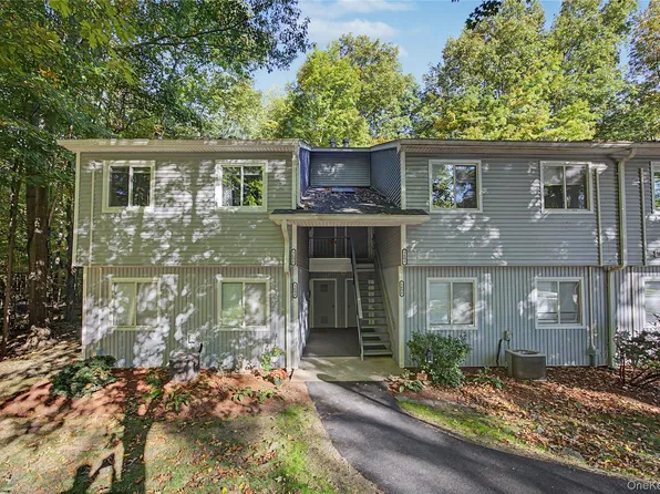160 Carriage Court #D, Yorktown Heights, NY 10598