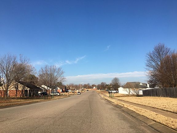 5th image of 10511 Kristen Dr