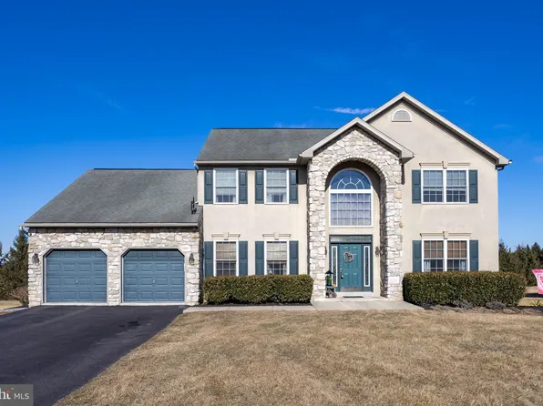367 Buckhead Ln, Douglassville, PA 19518