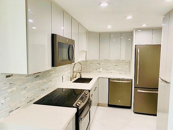 3rd image of 3101 N Country Club Dr APT 511