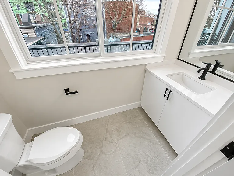 300 Somerville Ave #H — Photo 11