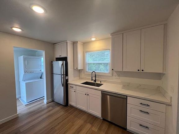 3rd image of 3344 S Sawyer St