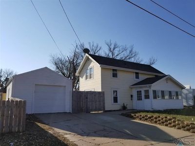 909 E 15th St, Sioux Falls, SD, 57104