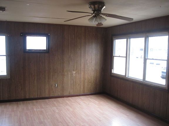 4th image of 4817 Saratoga Ave