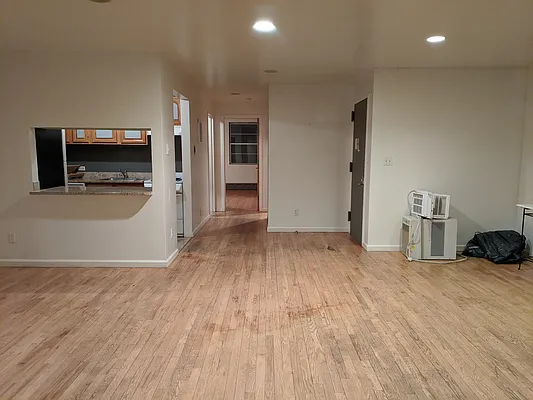 Rented by R New York | media 9