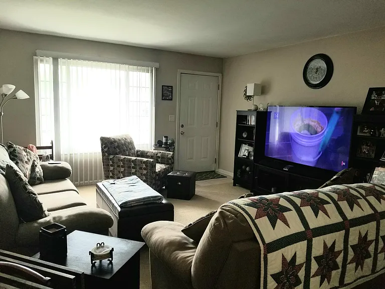 2540 Delavan Dr — Photo 5