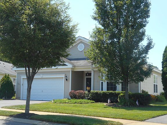 2nd image of 113 Saint Georges Dr
