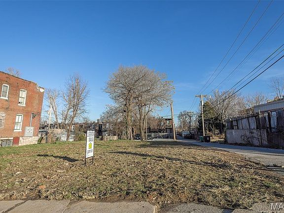 3rd image of 3742 S Compton Ave