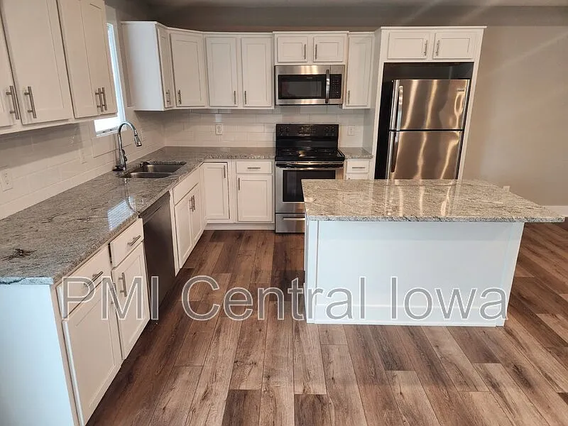 3 bed, 2.5 bath, 1568 sqft, $1,895 — Photo 4