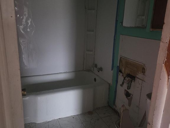 5th image of 224 Garfield St