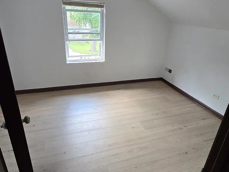 420 Davison St #2 — Photo 9