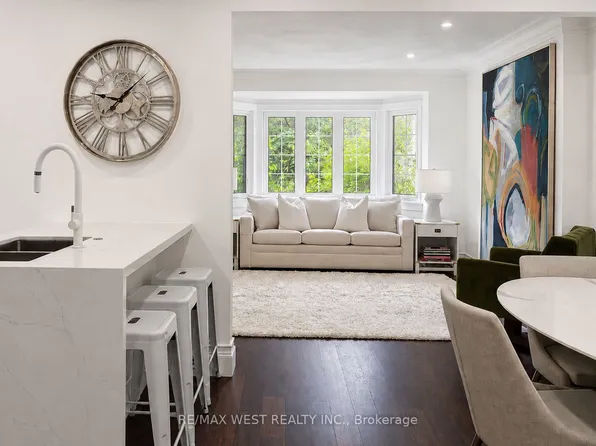 12 Brentwood Rd S, Toronto, ON M8Z 3N2