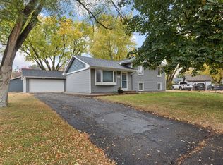2911 114th Ave NW, Coon Rapids, MN 55433