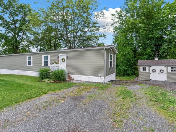 53 Mountain Scene Dr, Hereford, PA 18056
