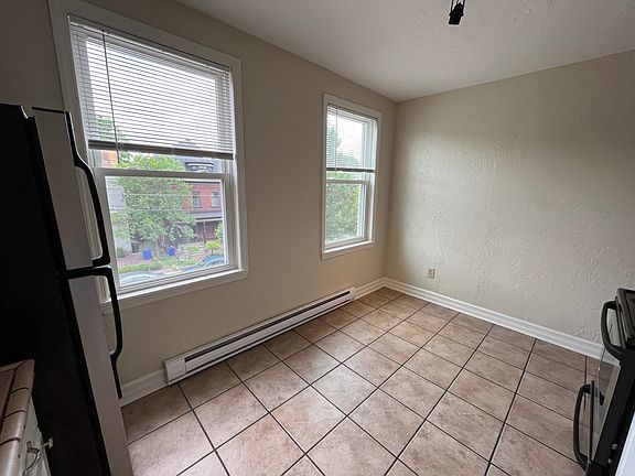 4th image of 214 Stratford Ave APT 3