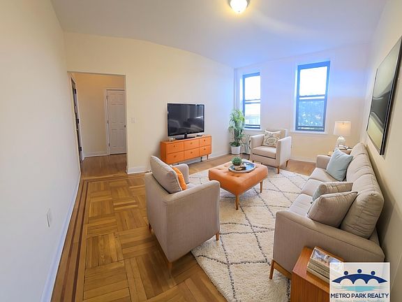 4th image of 3401 Parsons Blvd APT C4