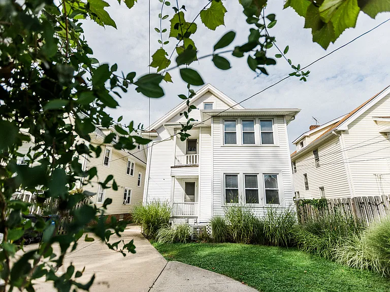 1297 Hathaway Ave — Photo 31