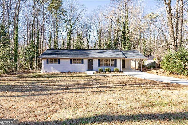 1st image of 5689 Woodland Dr