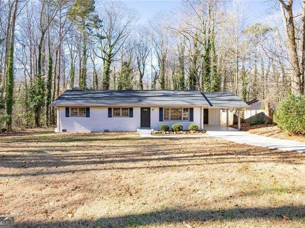 5689 Woodland Dr, Acworth, GA 30102