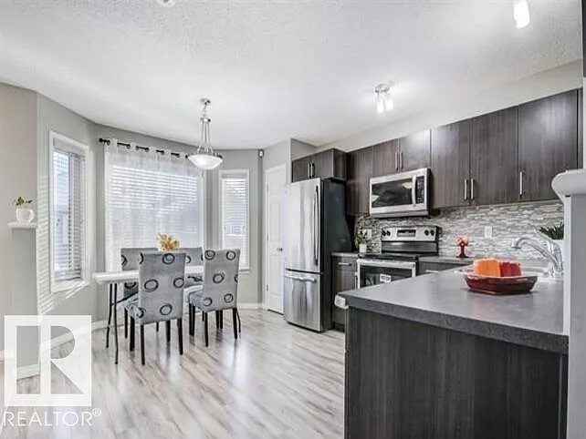 3221 Cherry Cres SW — Photo 11