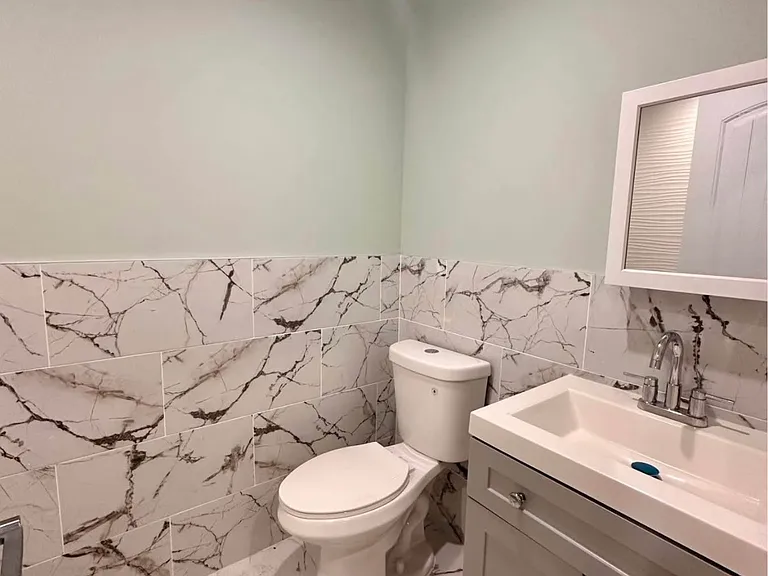 197 E 55th St #1 — Photo 6