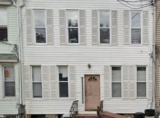 7447 64th St, Ridgewood, NY 11385