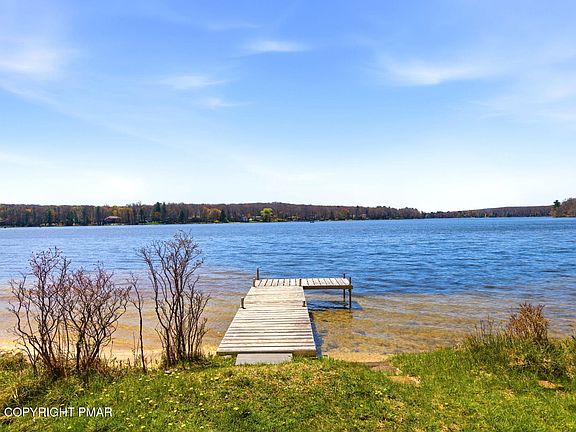 4th image of 295 Bear Creek Dr