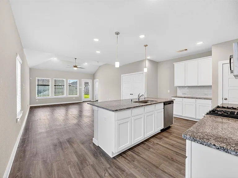 21619 Coral Mist Dr — Photo 14
