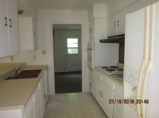 1419 S Singleton St, Mexico, MO 65265