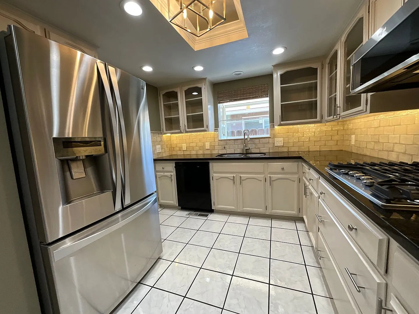 Lovely home in prime Northeast Fresno area! — Photo 4