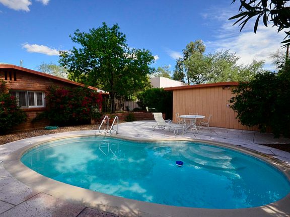 3rd image of 3834 E Calle Cortez