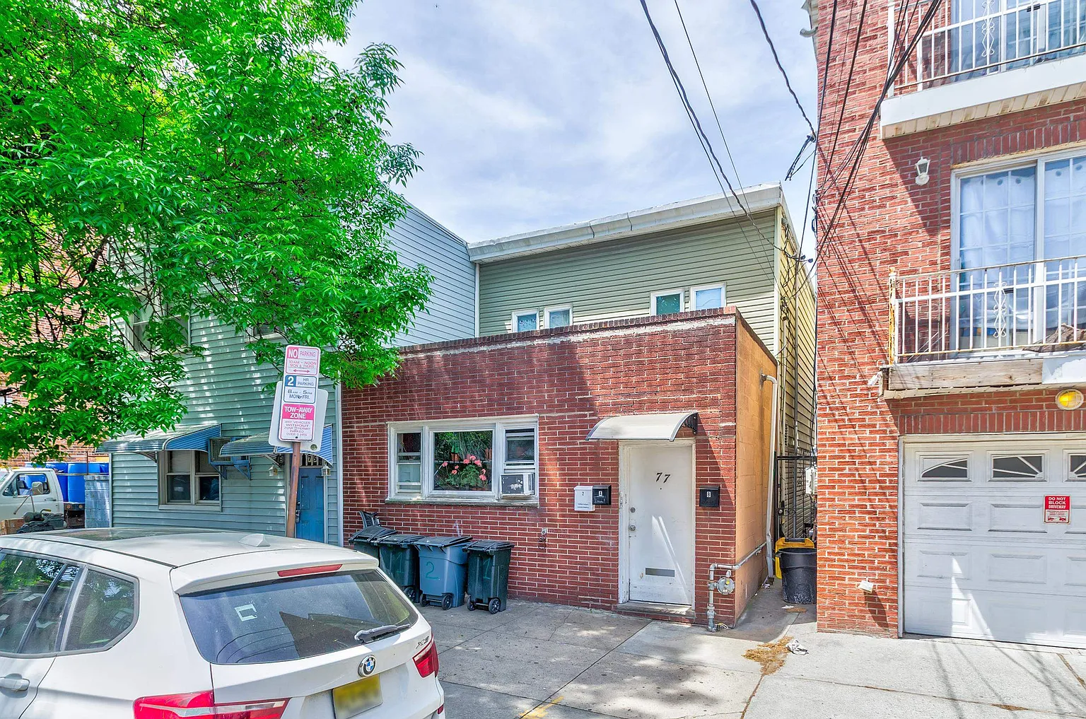 77 Wallis Ave photo 1