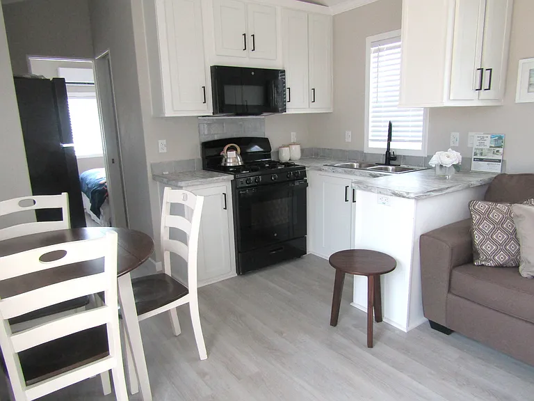 279 Oak Harbor Cp #279 — Photo 2