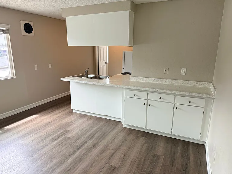 4325 Texas St — Photo 23