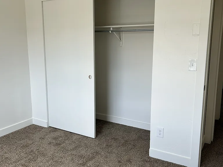 256 E Center St — Photo 21