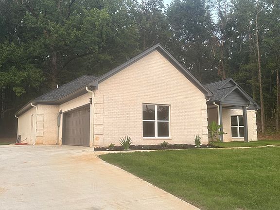 2nd image of 604 Moss Hill Dr
