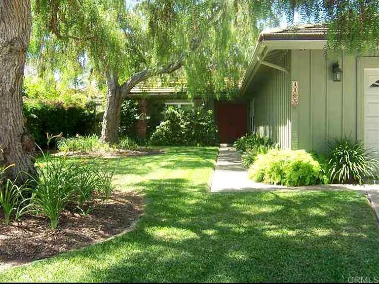 1105 Santa Madera Ct — Photo 2