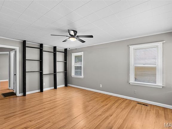 5th image of 8 Wescott Dr