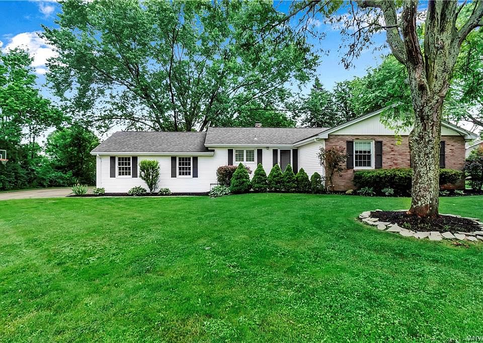 1st image of 28 Idlewood Dr