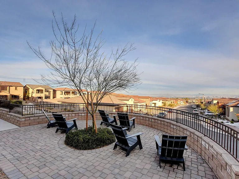 47 Berneri Dr — Photo 14