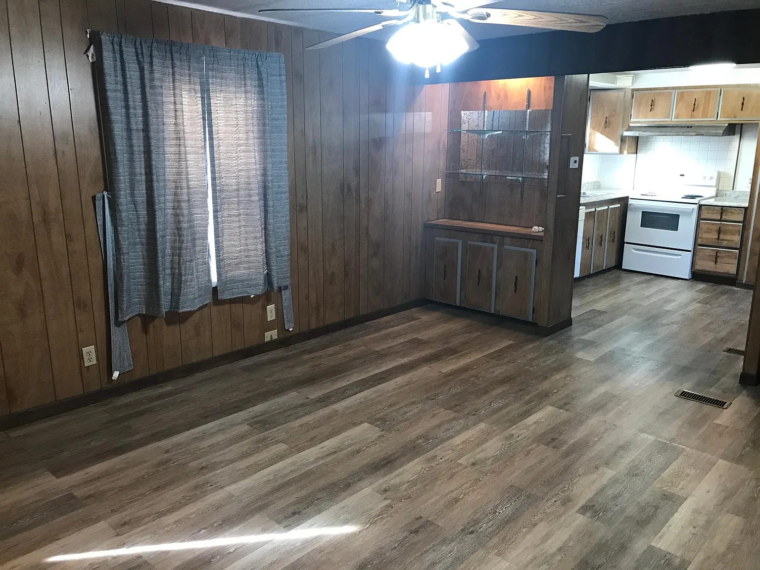 22401 Pineridge Dr — Photo 3