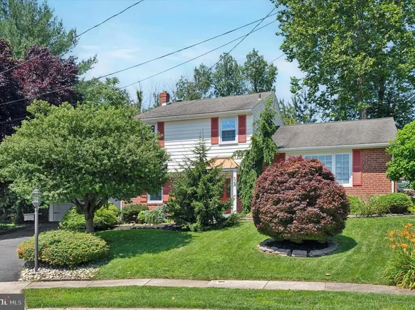 4946 James Pl, Brookhaven, PA 19015