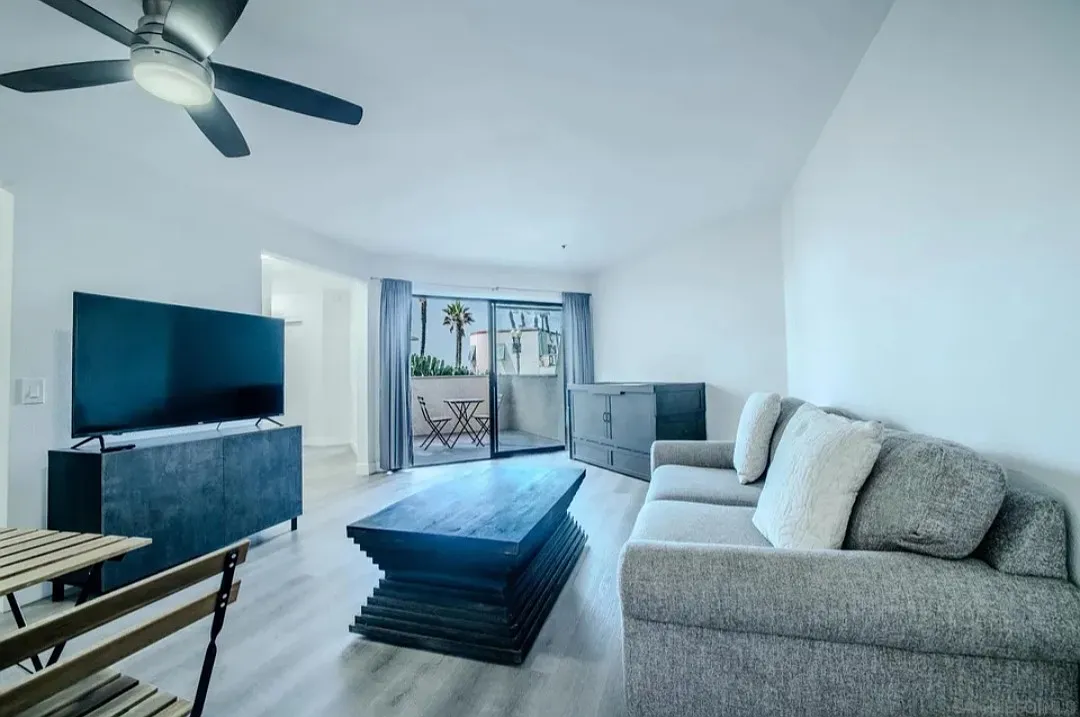 1 bed, 668 sqft, $5,000 — Photo 1